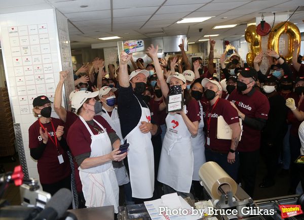 Hugh Jackman, Sutton Foster and God’s Love We Deliver Volunteers & Staff Photo
