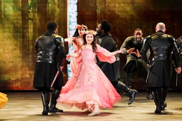 Phillipa Soo Photo